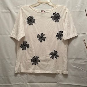 Talbots Ladies Short Sleeve Tshirt size M white with black flowers.